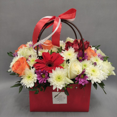 Сумочка с герберой и хризантемой "Яркое настроение" N 50832