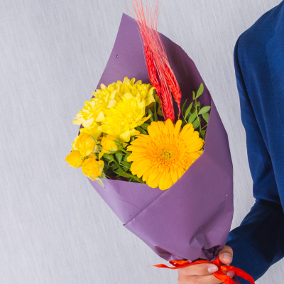 Изюминка оригинальная N 38174. Букет-комплимент с герберой и сухоцветами