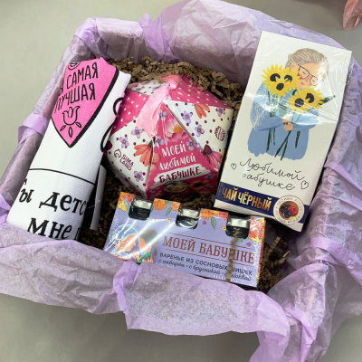 Подарочный набор "Любимой бабушке" чай, конфеты, варенье, полотенце N 59831